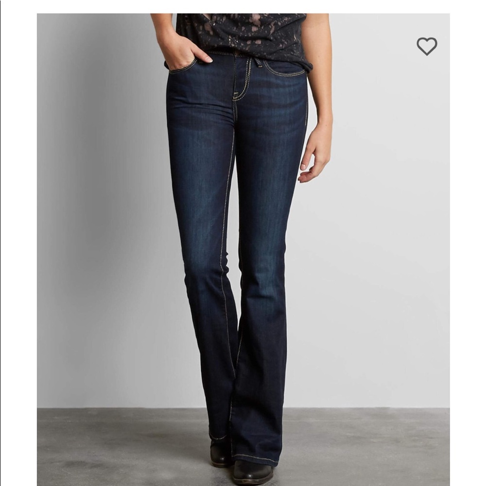 Buckle BKE Avery Flare Dark Wash Denim